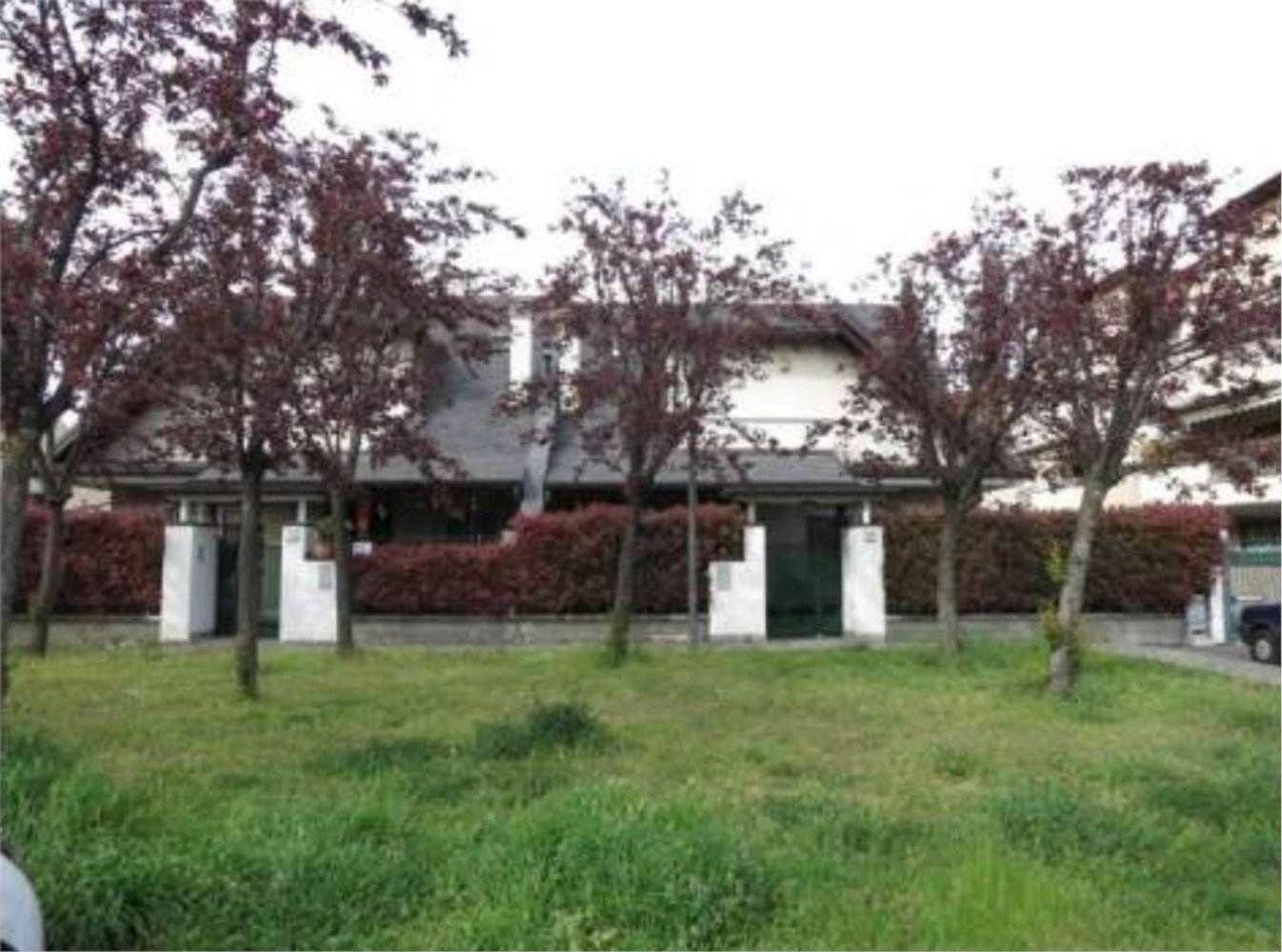 6 rooms House in Limbiate, Italy No. 260039