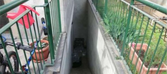 6 rooms House in Limbiate, Italy No. 260039 5