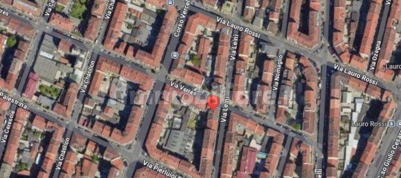 2 bedrooms Apartment in Turin, Italy No. 279976 3