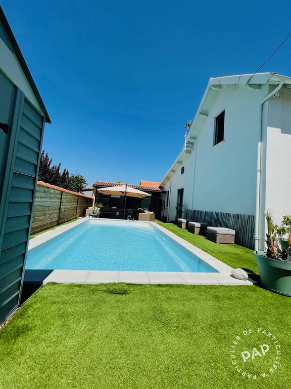 Casa de 5 dormitorios en Touvre, France No. 333326