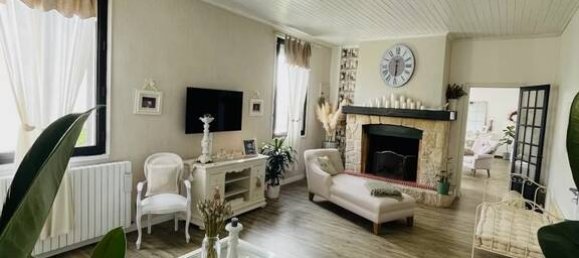 Casa de 5 dormitorios en Touvre, France No. 333326 6