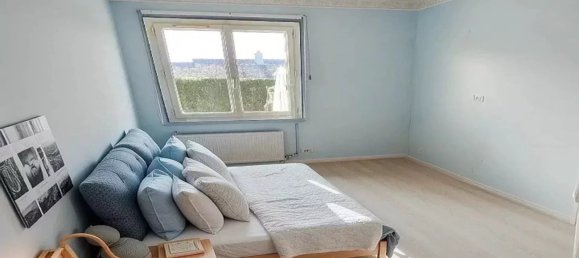 2 bedrooms House in Montreuil-Juigne, France No. 102832 16