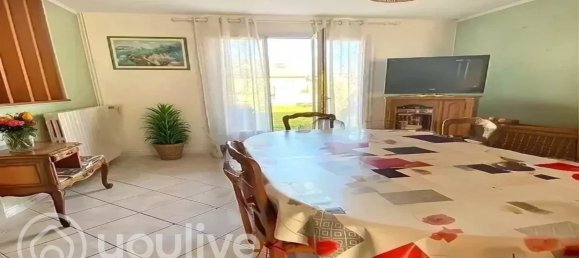 2 bedrooms House in Montreuil-Juigne, France No. 102832 2