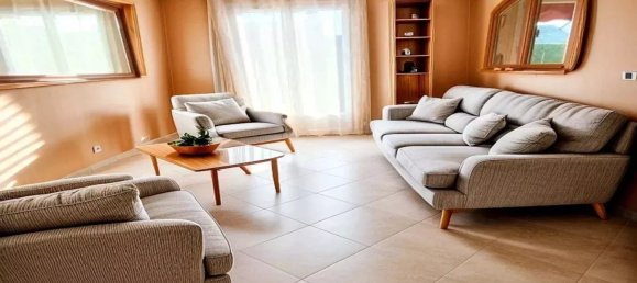 2 bedrooms House in Montreuil-Juigne, France No. 102832 5