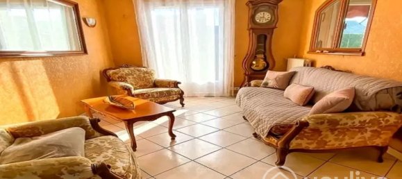 2 bedrooms House in Montreuil-Juigne, France No. 102832 4