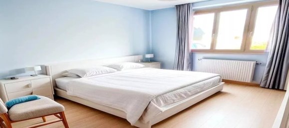 2 bedrooms House in Montreuil-Juigne, France No. 102832 12