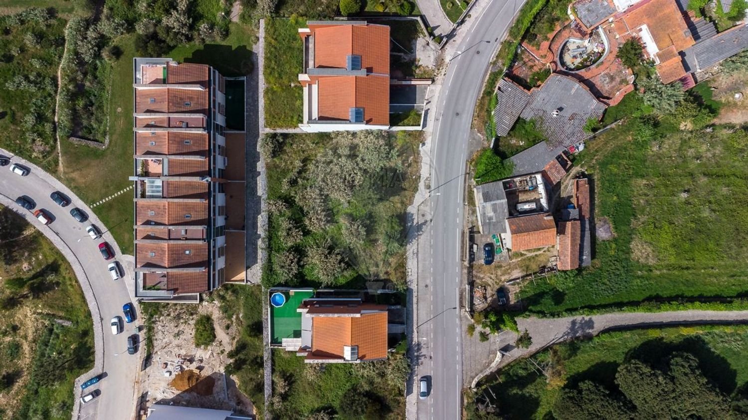 Terrain à Tavarede, Portugal 340m² No. 81422