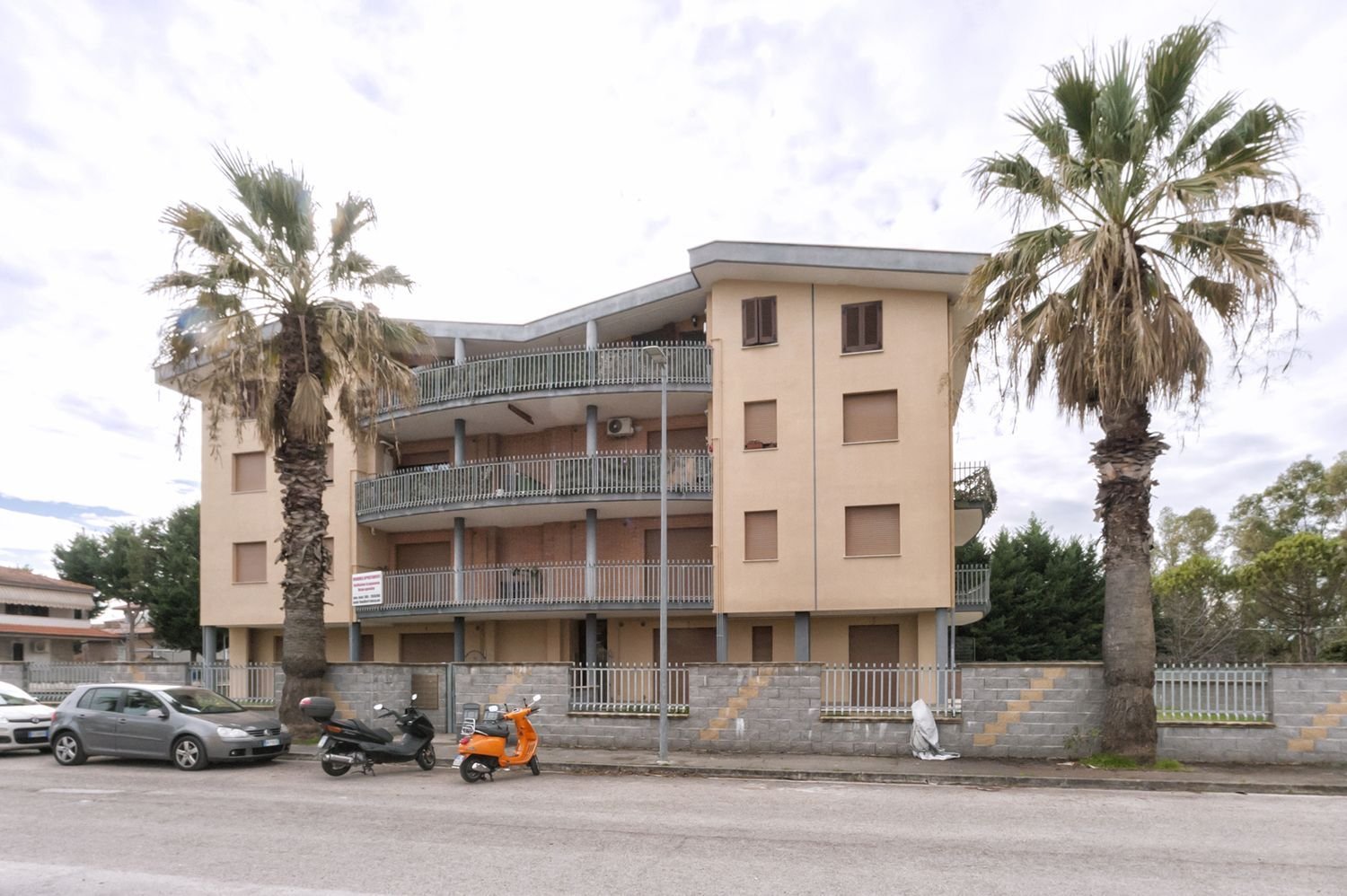 4 rooms Apartment in San Giovanni Teatino, Italy No. 191376