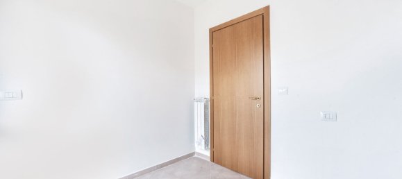 4 rooms Apartment in San Giovanni Teatino, Italy No. 191376 8