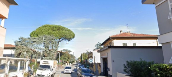 6 rooms Apartment in Santa Croce sull'Arno, Italy No. 199539 2