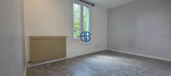 1 bedroom Duplex in Bondy, France No. 364032 9