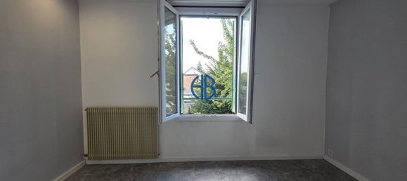 1 bedroom Duplex in Bondy, France No. 364032 8