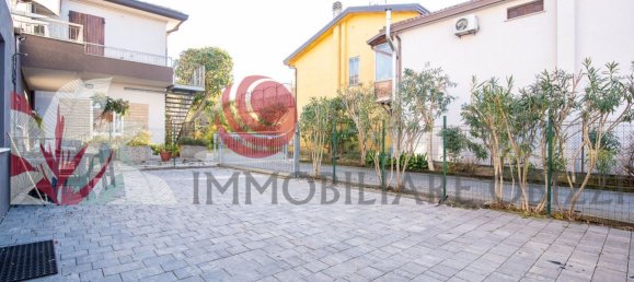4 rooms House in Albignasego, Italy No. 58111 26