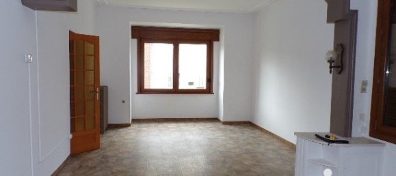 4 bedrooms House in Maubeuge, France No. 61332 6