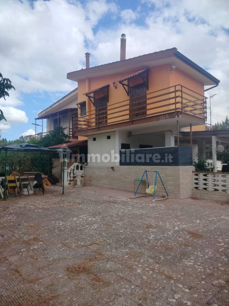 Вилла с 2 спальнями в Битонто, Италия № 310428