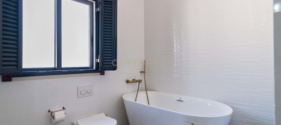 5 bedrooms Villa in Loule, Portugal No. 113977 9