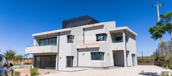 7 bedrooms Villa in Quarteira, Portugal No. 31922 17