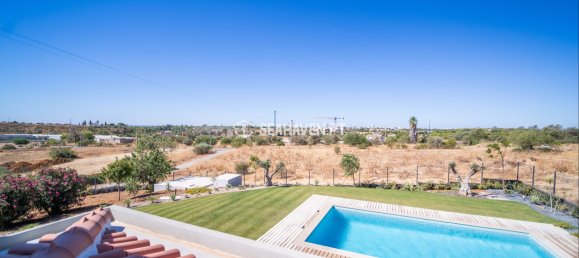 7 bedrooms Villa in Quarteira, Portugal No. 31922 24