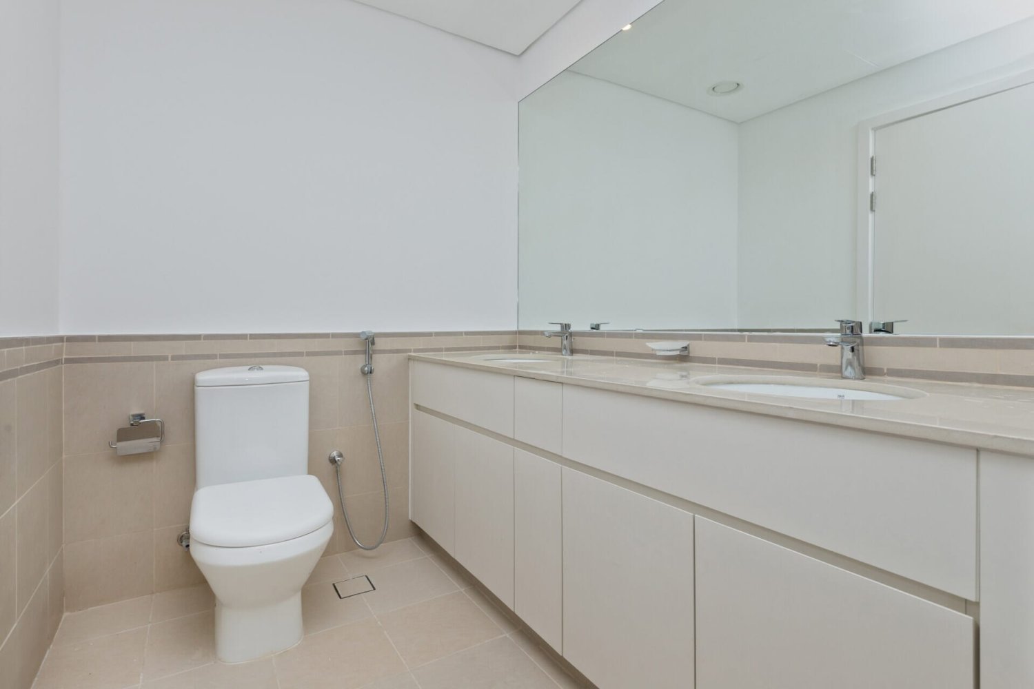 Apartamento T2 em Town Square, UAE N.º 111043