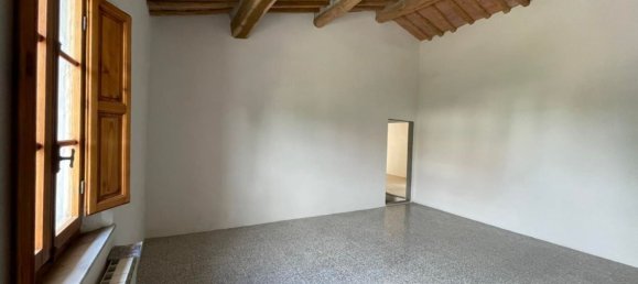 Casa de 4 habitaciónes en San Miniato, Italy No. 35168 14
