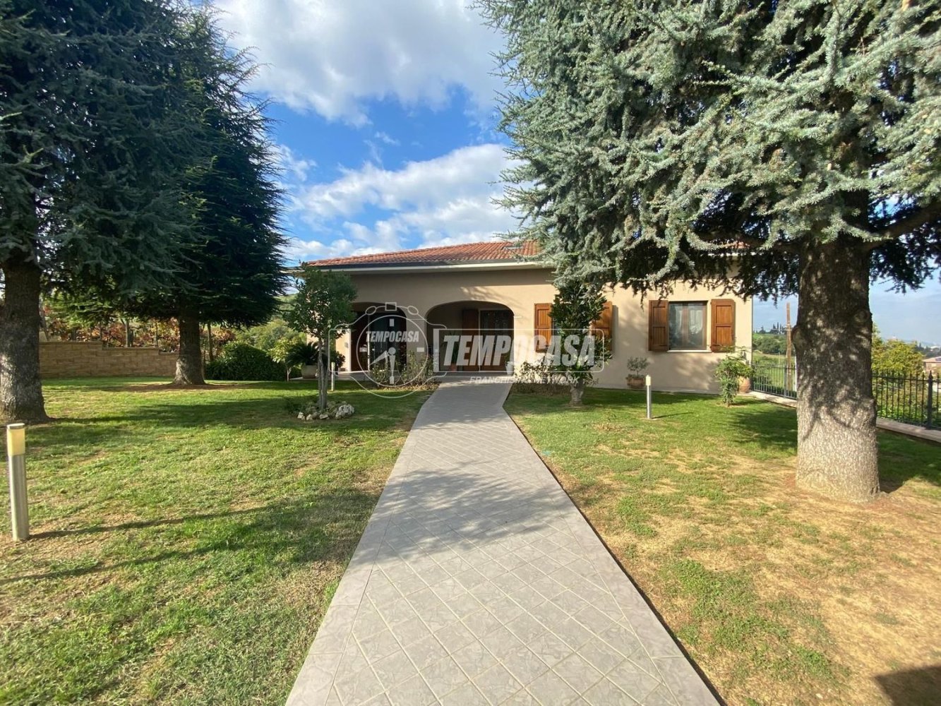 4-salle Villa à Fiorano Modenese, Italy No. 103894