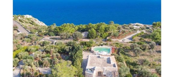 4 bedrooms Villa in Gagliano del Capo, Italy No. 184457 2