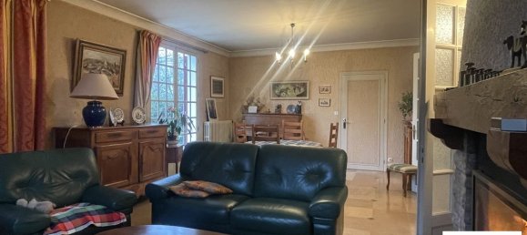 Casa de 5 dormitorios en Baugy, France No. 333001 2