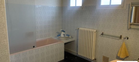 Casa de 5 dormitorios en Baugy, France No. 333001 17