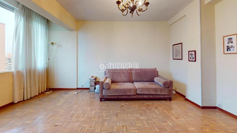 4 bedrooms Apartment in Madrid, Spain No. 253623