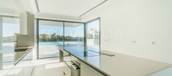 Вилла с 4 спальнями в Малага, Испания № 127173 27