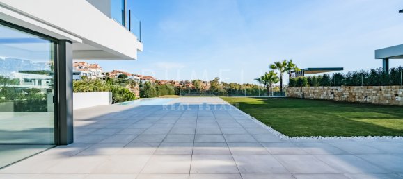 Вилла с 4 спальнями в Малага, Испания № 127173 37