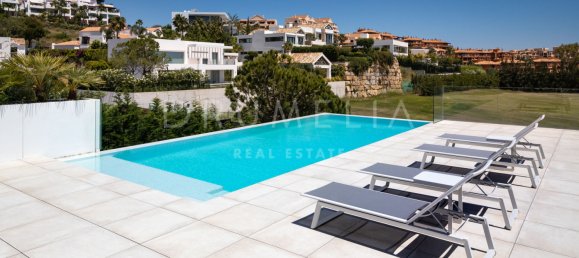 Вилла с 4 спальнями в Малага, Испания № 127173 9