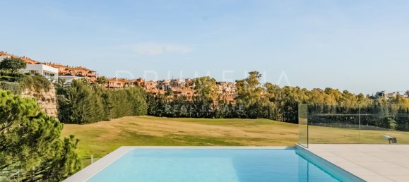 Вилла с 4 спальнями в Малага, Испания № 127173 40