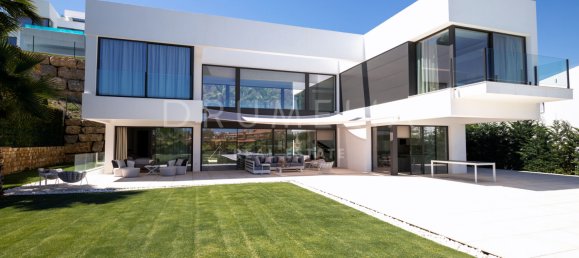 Вилла с 4 спальнями в Малага, Испания № 127173 24