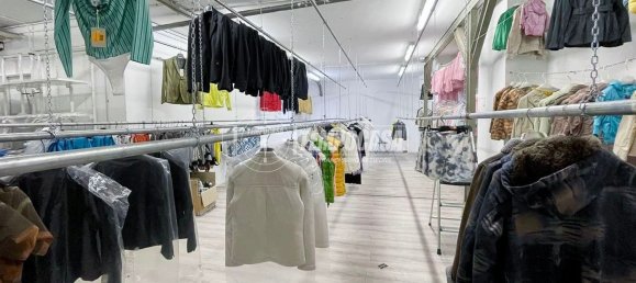 320m² Commercial property in Turin, Italy No. 375252 18