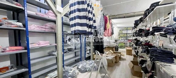 320m² Commercial property in Turin, Italy No. 375252 17