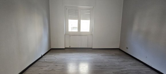 3 rooms Apartment in Asti, Italy No. 258658 5