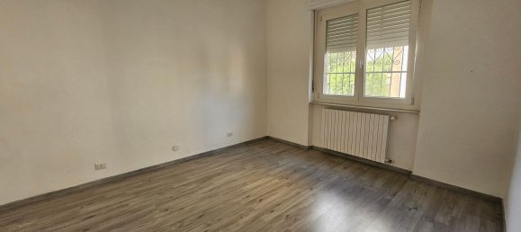 3 rooms Apartment in Asti, Italy No. 258658 3