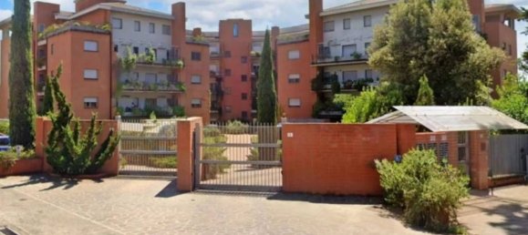 546m² Commercial property in Velletri, Italy No. 313570 5