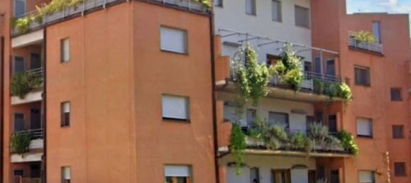 546m² Commercial property in Velletri, Italy No. 313570 3