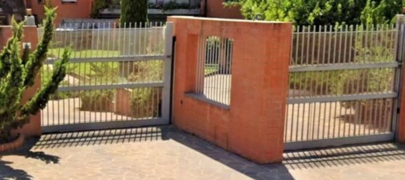 546m² Commercial property in Velletri, Italy No. 313570 9