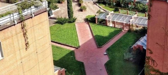 546m² Commercial property in Velletri, Italy No. 313570 4