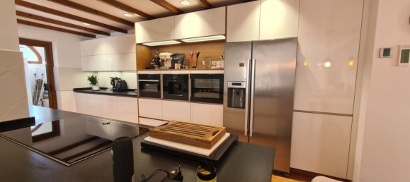 3 bedrooms Villa in Alameda, Spain No. 173020 9