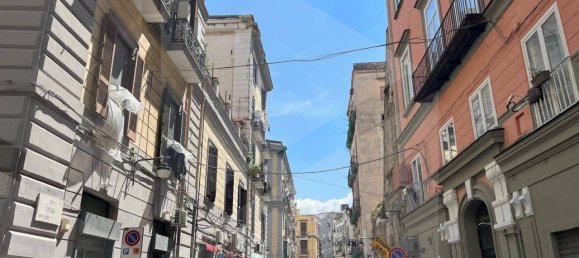 2 rooms Apartment in Naples, Italy No. 24250 2