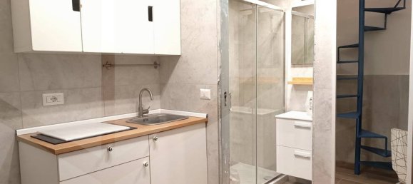 2 rooms Apartment in Naples, Italy No. 24250 5