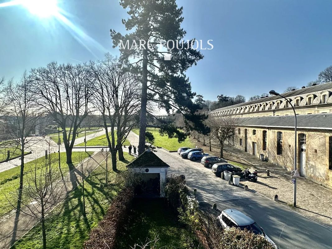 5 bedrooms Castles in Meudon, France No. 180322