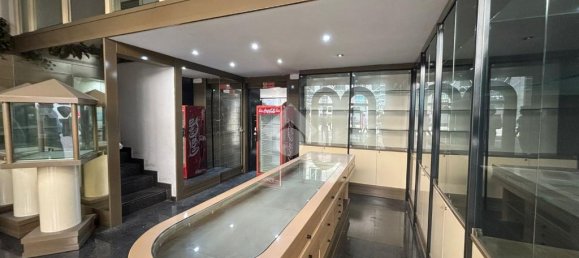 3 rooms Commercial property in Cosenza, Italy No. 257640 9