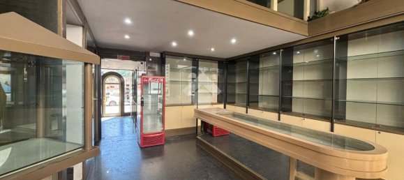 3 rooms Commercial property in Cosenza, Italy No. 257640 8