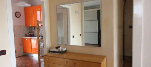 3 rooms Apartment in Como, Italy No. 87246 3