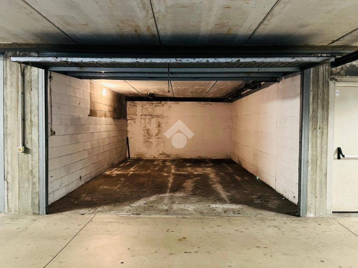 Гараж 33м² в Нова Миланезе, Италия № 285709